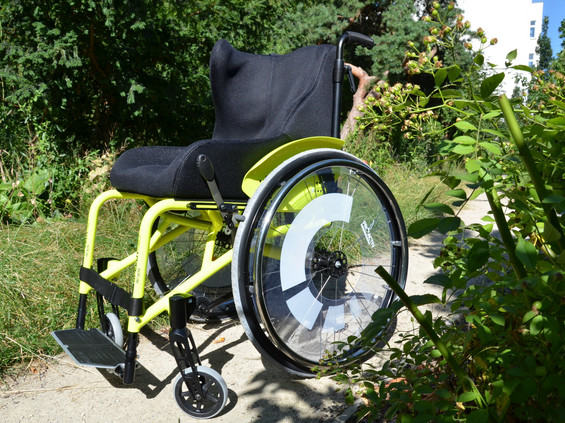 Rollstuhl mit Sitzschale